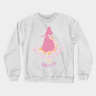 Queens Birthday in March Vintage  Essential Birthday Gift T-Shirt Crewneck Sweatshirt